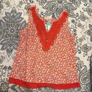 BNWT Coral Floral Lace Trim Women's Top-M